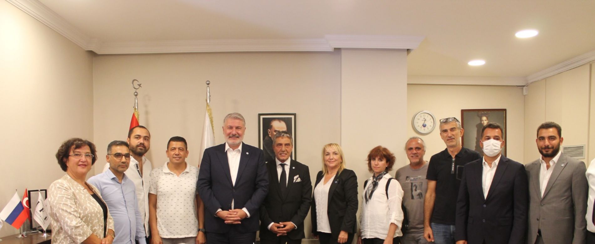 İYİ PARTİ GENEL BŞK. YRD. SN.BAHADIR ERDEM DERNEĞİMİZİ ZİYARET ETTİ İYİ PARTİ GENEL BŞK. YRD. SN.BAHADIR ERDEM DERNEĞİMİZİ ZİYARET ETTİ